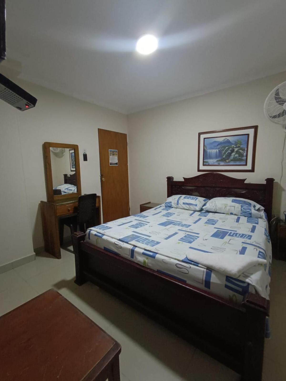 Hotel Granada Inn Барранкилья Экстерьер фото